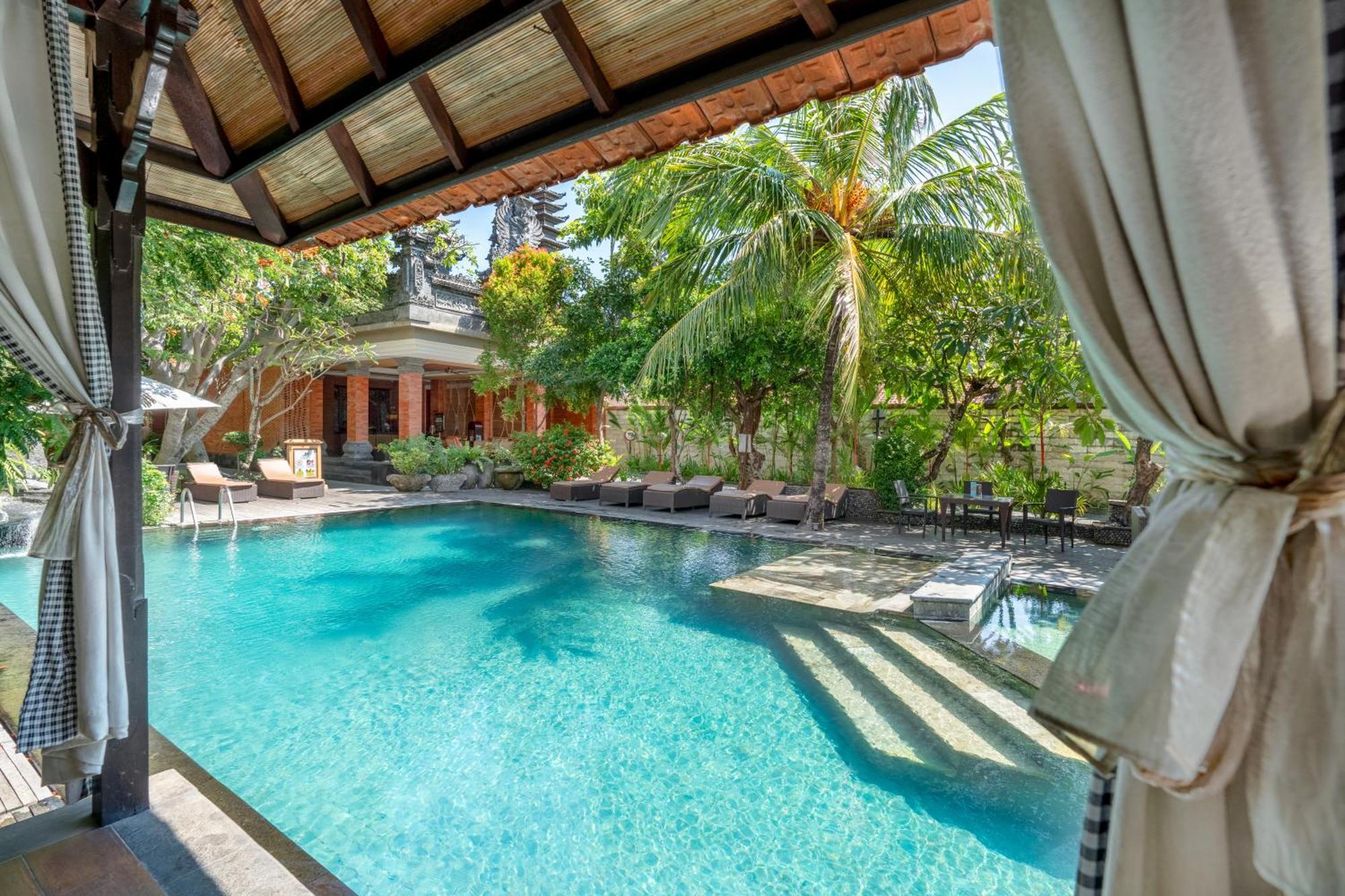 Adi Dharma Hotel Legian